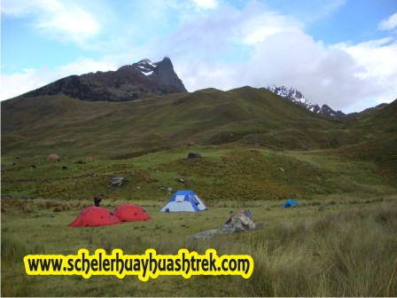 Campammento Sacracancha 4080 m. Olleros trek